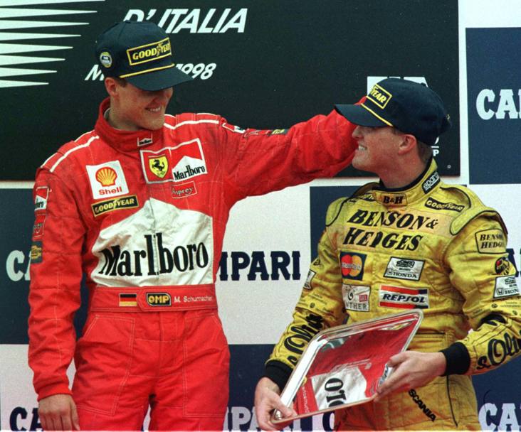 Gp d’Italia 1998. I fratelli Michael e Ralf Schumacher sul podio di Monza (Ansa)
